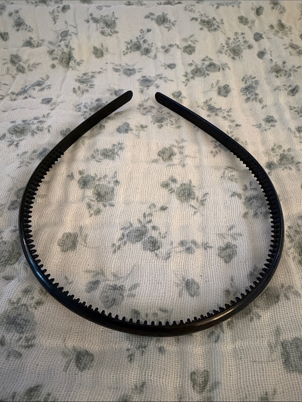 Conair Classic Black Teeth Headband for Women
